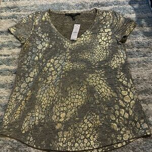 White House Black Market small V-neck jersey T printed animal NWT gold